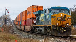 CP 132 in Streetsville with a CSX leader December 10 2022 [upl. by Heid]