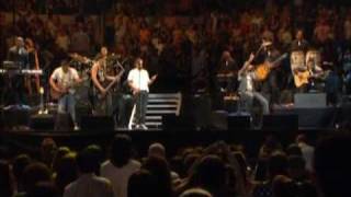 Aventura  Un Beso EN VIVO MADISON SQUARE GARDEN [upl. by Appolonia]