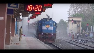 Super Honking amp Dust Raising Ahmedabad Swarna Jayanti Rajdhani Express at Its Devastating Best [upl. by Evatsug]