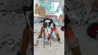 Pflastermeister Mario Tomasek  Exoskelett mit Schulterstütze auf Pflasterbaustelle Teil 4 [upl. by Sheline]