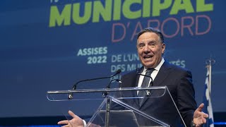 Assises de l’UMQ  François Legault prône la densification et défend le 3e lien [upl. by Cirde523]