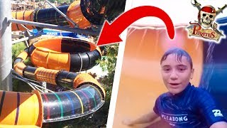 VLOG  Incroyable Toboggan Aquatique  Parc Aquatique La Baie des Pirates ☠️💦 [upl. by Lindi100]