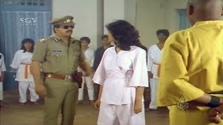 Shankarnag Caught Fake CBI Officers Scene  Shankarnags Blockbuster Kannada Movie Top Scenes [upl. by Alym]