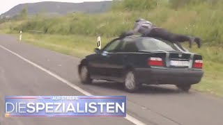 Lebensgefährliche Mutprobe auf der Autobahn Mitfahren aufm Autodach  Die Spezialisten  SAT1 TV [upl. by Nolyak]