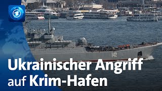 Angriff auf KrimHafen Ukraine attackiert russisches Kriegsschiff [upl. by Dunning]