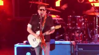 Andres Calamaro La Parte de AdelanteLoco en Lima Ciudad Rock 2016 [upl. by Bentley]