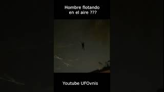 Hombre flotando en el aire  glitch en la matrix shorts miedo ocultos espeluznantes [upl. by Maddie996]