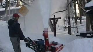 Ariens Snowblower 1032 Blowing snow [upl. by Ahsinnod]