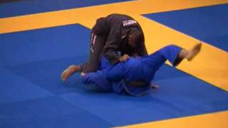 Leonardo Nogueira Inverted Guard sweep [upl. by Fiel]