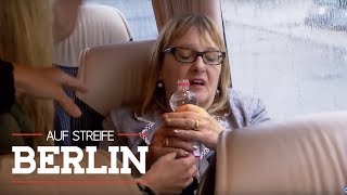 Touristen im HitzeBus  warum lässt der Fahrer die Heizung laufen  Auf Streife  Berlin  SAT1 TV [upl. by Yk]