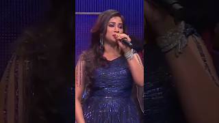 Dhadak Live by Shreya Ghoshal [upl. by Namara]