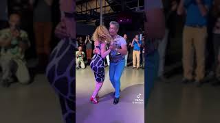 Kizomba dançando n2 africanos [upl. by Dlarej]