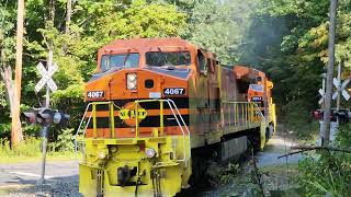 Surprise Trailing Unit NECR 4067 leads 611 south at Hamilton Street Belchertown MA 91324 [upl. by Cirdet]