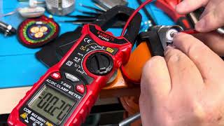 Using a clamp meter to measure flashlight’s draw amperage [upl. by Myrta]