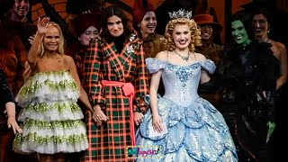 Wicked 20 curtain call with Idina Menzel amp Kristin Chenoweth 10302023 [upl. by Dare]