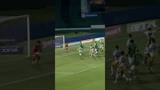 Falta foi direta no gol e quase entra direto [upl. by Irmina]