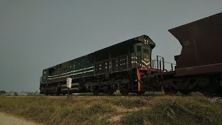 Marshaling Yard PiPri to Daudkhel Coal TrainGEU 40 9035 Locomotive33 loaded Coal Hopper Wagons [upl. by Keel]