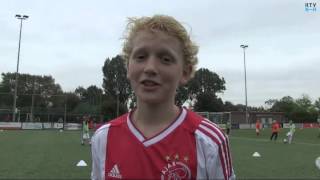 Kinderen van voetbalclub SC Spirit krijgen clinic van Ajaxtrainers [upl. by Aika131]