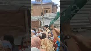 Abid rabaad and Kashmiri womens singing song for pdp candidate iltijaMufti kashmirisongs news [upl. by Onilatac]