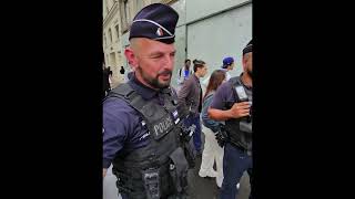 Je cherche la merde  humour laurentbaffie cameracachée police [upl. by Skardol762]