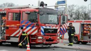 Brandweer Zutphen botst op weg naar melding [upl. by Ennaimaj]