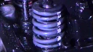 Valve spring 8500 rpm [upl. by Dnalevelc]