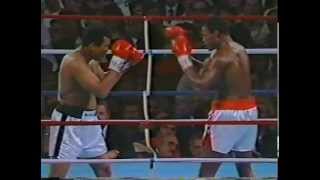 Muhammad Ali vs Larry Holmes  Мохаммед Али  Ларри Холмс [upl. by Enyledam59]