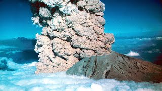 Eruption of Mount Etna in Sicily Italy Hot lava everywhere 12000 people were left without a home [upl. by Luttrell]