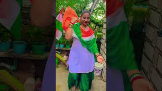 Thode Anadi Hai Thode Khiladi bollywood love hindi ranihappyfamily indiansongs independenceday [upl. by Aneleairam]