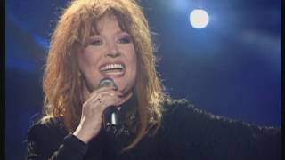 Позови меня с собой Алла Пугачева Вся сцена в цветах Pozovi Menia S Soboi Alla Pugacheva Superb [upl. by Celin243]