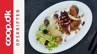 Frikadeller af kikærter med kålsalat og små kartofler  Claus Holm [upl. by Vial80]