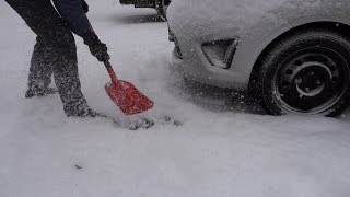 AAA Sport Utilitly Snow Shovel for Car Test amp Review  Emergency Shovel [upl. by Anotyad]