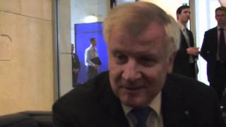 Exklusiv Horst Seehofer im CSUInterview zur Wahl des Bundespräsidenten [upl. by Ramsdell906]