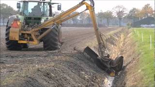 Fendt Vario 714 cleaning a ditch [upl. by Anhsirk]