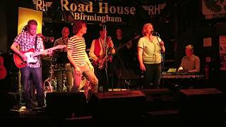 Stanley Dee performing Do It Again at the Road House in Birmingham on Friday 11th August 2017 [upl. by Hcaz]