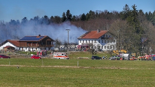 Großbrand in Ried bei Holzkirchen  Bauernhof niedergebrannt [upl. by Liponis]