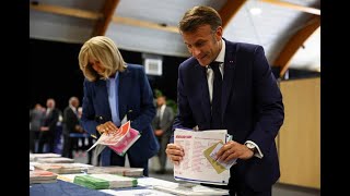 Brigitte Macron au Touquet pour les législatives cette petite bourde commise au moment de voter [upl. by Nancy853]