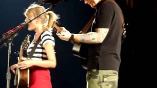 Taylor Swift duet with Ed Sheeran Everything has Changed Philadelphia 2013 Lincoln Financial Field [upl. by Terry]