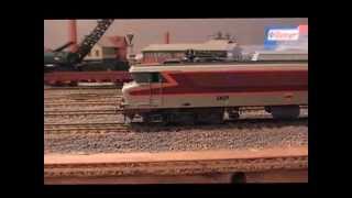 Trains miniatures  ROCO Ae 66 11451 et CC6522 [upl. by Namlak]