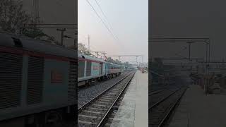 WAG7 Loco shunting ANTYODAYA EXP 22922  GKPBDTSshorts indianrailways youtubeshorts [upl. by Takara]