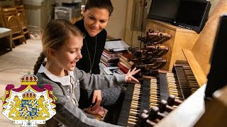 Prinsessan Estelle bekantade sig med Storkyrkans orgel [upl. by Aileve]