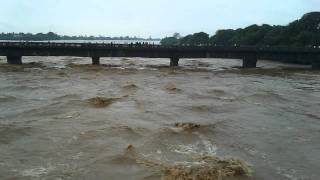 Heavy Flood Come in Valsad on 29082011 [upl. by Birkner]