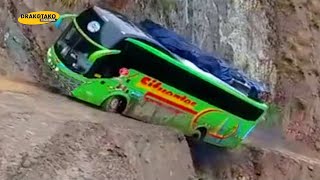 Top 10 Autobuses Locos VS Carreteras Peligrosas [upl. by Iaoh]