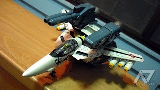 Macross  148 VF1S Strike Valkyrie Roy Focker Custom Slideshow [upl. by Ernesto]