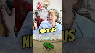 Merkel und Monte schauen in ihren Nikolaus Stiefel [upl. by Linson251]