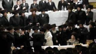 Skverer Rebbe at the Satmar Wedding 3711 [upl. by Hearn]