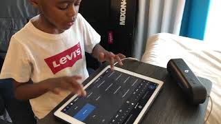 DJ Arch Jnr Sampling Some Old Town Road Using Djay And iPad Pro 7yrs old [upl. by Neila]