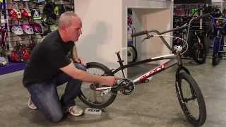 Basic differences between street and race BMX bikes [upl. by Grey]