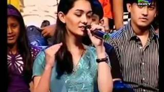 Rahman Stunted Performance By North Indian Girl Sings Tamil Song Movies share [upl. by Asylla]