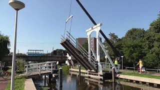 Brugopening Oranjebrug Nieuwerkerk ad IJssel Ophaalbrug Drawbridge Pont Levis Klappbrücke [upl. by Euphemie]